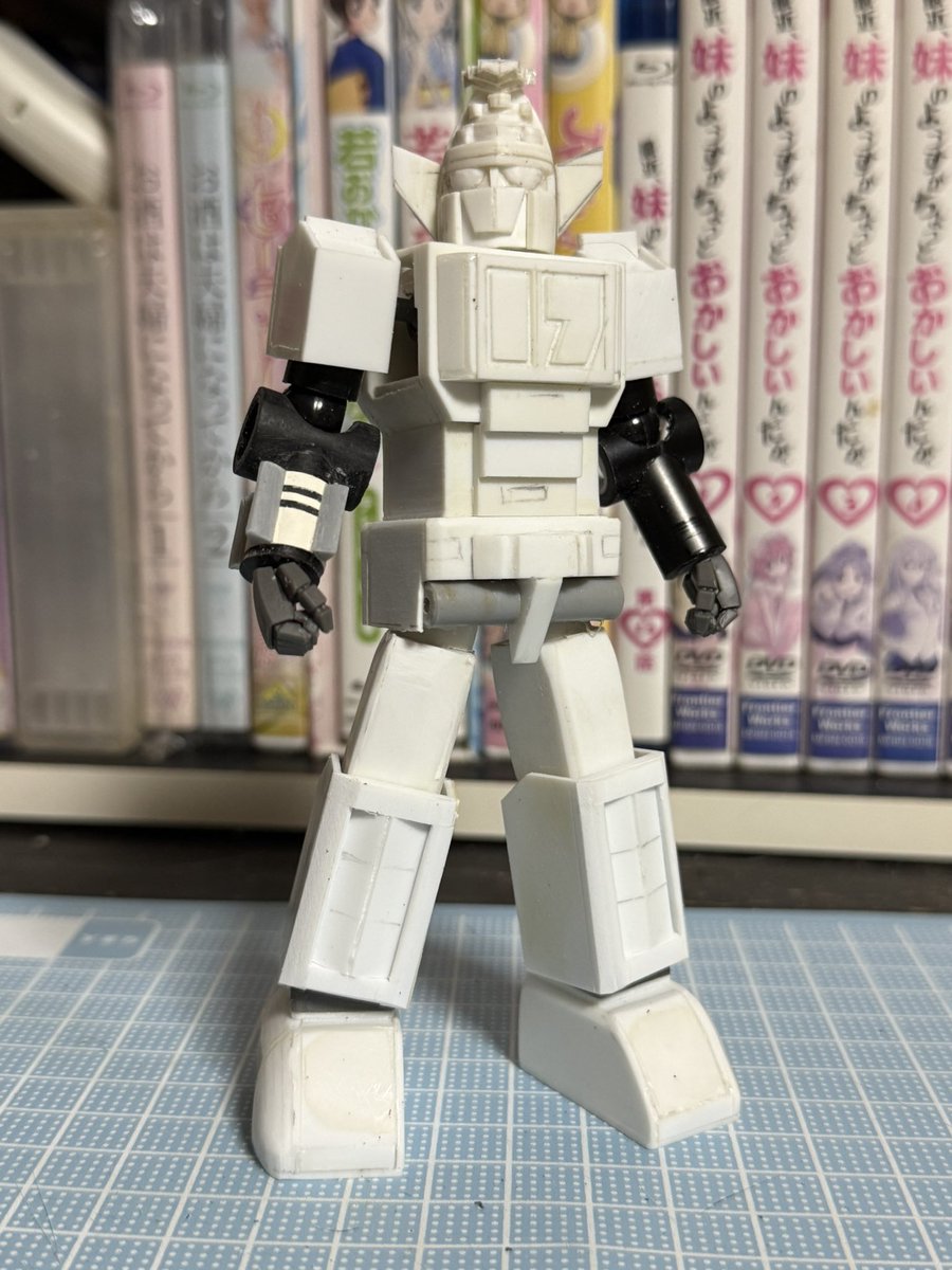 suzucappu's tweet photo. 今日は右前腕部をちょろっと。
こんな感じでどうだろう的に作ったらいい感じなので明日は左前腕を作ろう。

手首は…もう手抜きでウェーブのまんまで良いような気がしてる。 https://t.co/H0fwoH55PC