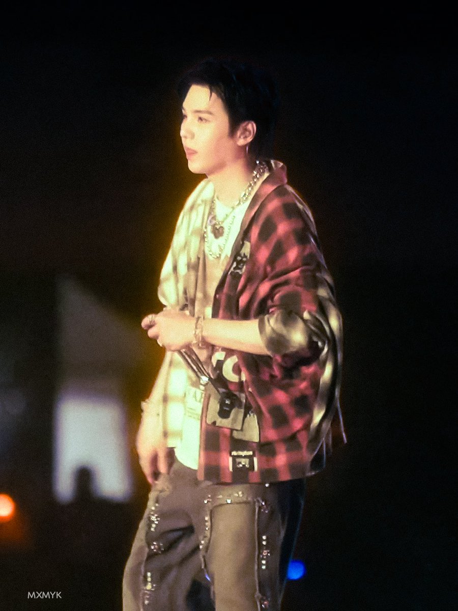 MXMYK0309's tweet photo. NORMAL 🎞️✨

#슈가 #SUGA #민윤기 #윤기 #yoongi https://t.co/MpSKmneHFY