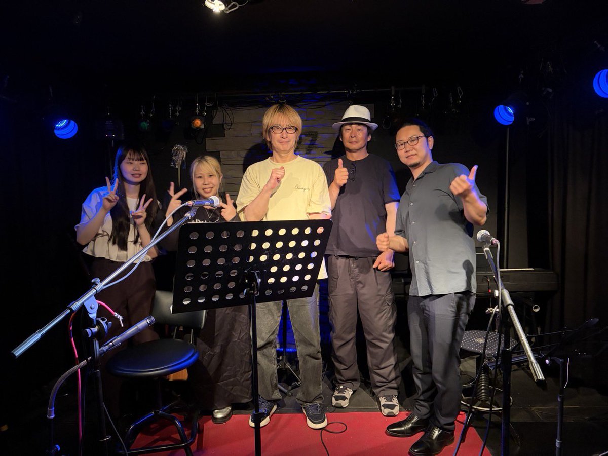 sherry_vocal's tweet photo. 『ギターの会Live』が来週の日曜日開催されます🎸

ギターに興味のある生徒さんが集まって切磋琢磨しているギターの会。
もう第2回のライブをするみたいです！
良いペース🔥

食べ物、飲み物持ち込んでも良いらしいので、なんか美味いもん持ちこんで矢野も行きます😋

(矢野)

#1977諏訪フォーク酒場 https://t.co/1SUZEk84ea