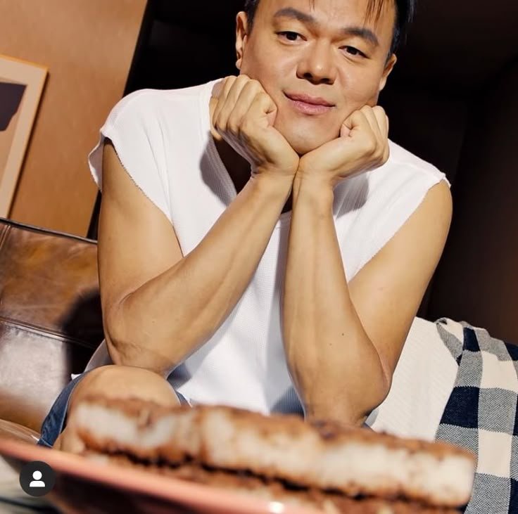 snaxchnn's tweet photo. can't wait for JYP artists (and other kpop idols) to dance with JYPapi half-heartedly https://t.co/TAZXOus8JV