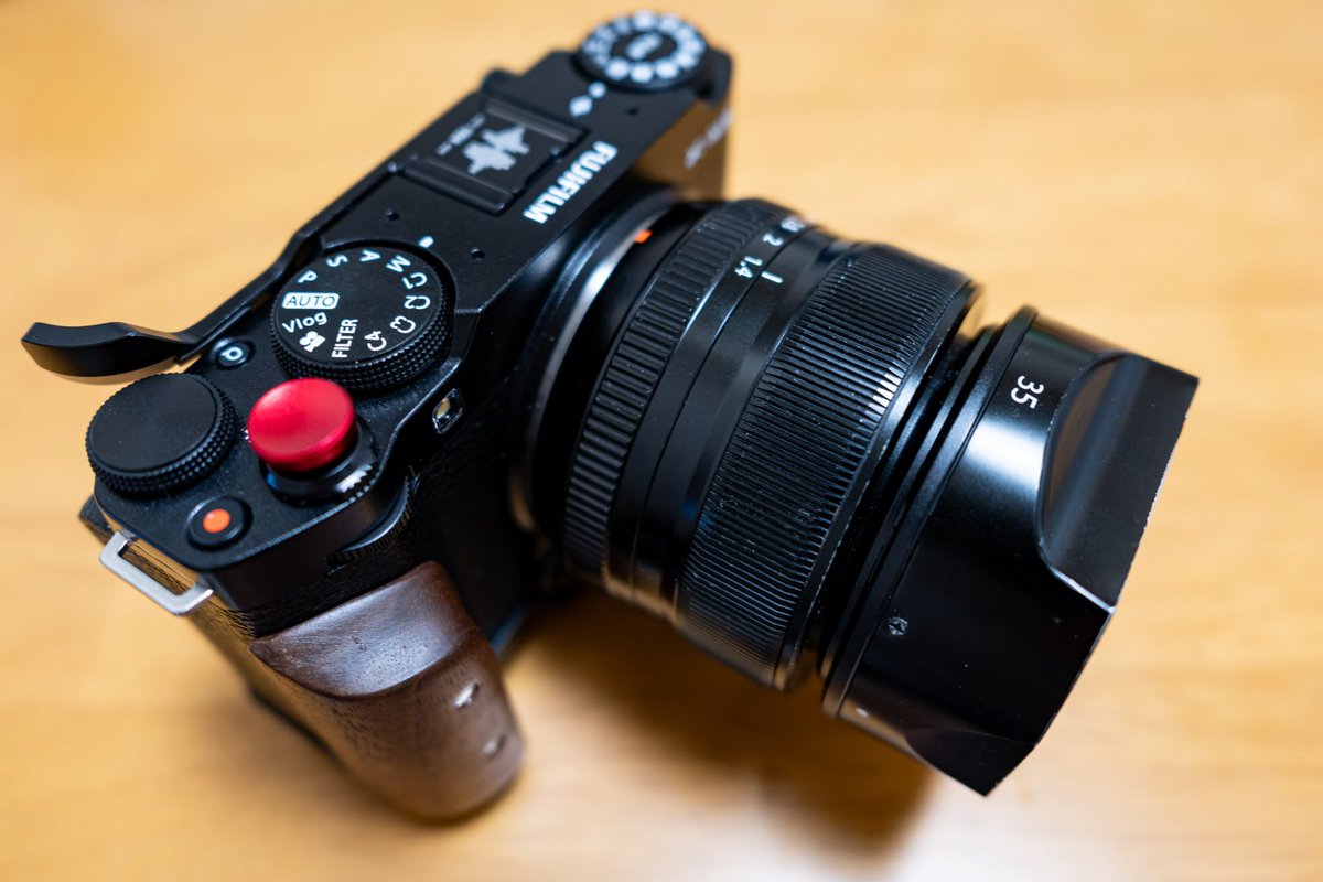bait_casting's tweet photo. カメラのレンズを2泊3日でレンタル。
古めの35mmと新目の33mm、性能は後者っぽいけど自分は絶対に前者。
実際に触ってみたら予想以上に明確だった。
16mmもコンパクトで画質の感じも好み。
レンタルええがな♪
#goopass #XM5 #XT30III https://t.co/MbUPswDT0L