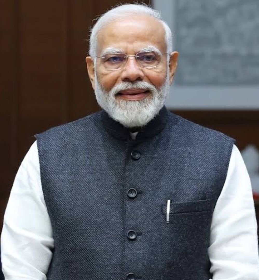 jeetusp's tweet photo. फिल्म अभिनेत्री दीया मिर्जा ने प्रधानमंत्री मोदी जी पर सीधा हमला बोल दिया है 

बॉलीवुड की मशहूर एक्ट्रेस दीया मिर्जा ने तो मोदी जी खिलाफ बिगुल फूंक दिया है 

दीया मिर्जा ने इंस्ट्राग्राम पर पोस्ट करते हुए लिखा है कि मोदी जी आपको इतने महत्वपूर्ण मुद्दे पर बोलने में 47 दिन लग गए 

उसके बाद भी आपने एक बार भी उन पीड़ित परिवारों का जिक्र तक नहीं किया जिन्होंने अपने बच्चों को खोया है और ना ही आपने संघर्ष कर रहे उन युवाओं का जिक्र किया जो लंबे समय से न्याय की मांग कर रहे हैं 

इसके साथ ही दीया मिर्जा ने प्रधानमंत्री मोदी जी से सवाल किया कि सर ये क्या इतना मुश्किल था उन परिवारों और छात्रों के लिए यह समय बहुत दर्दनाक है 

ऐसे में नेतृत्व और सरकार से संवेदनशील शब्दों की बहुत उम्मीद थी लेकिन आपने वो उम्मीद थोड़ दी