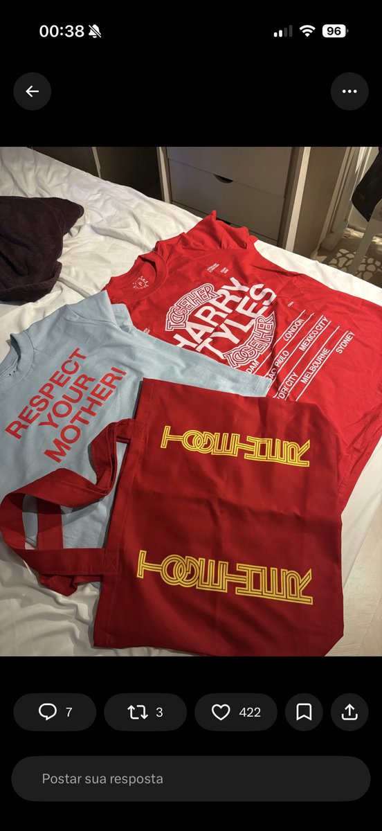 naillauri's tweet photo. @zbstore Essa camiseta vermelha diz que sim pelo amor de deeussss https://t.co/R4K3ZJo3Tu