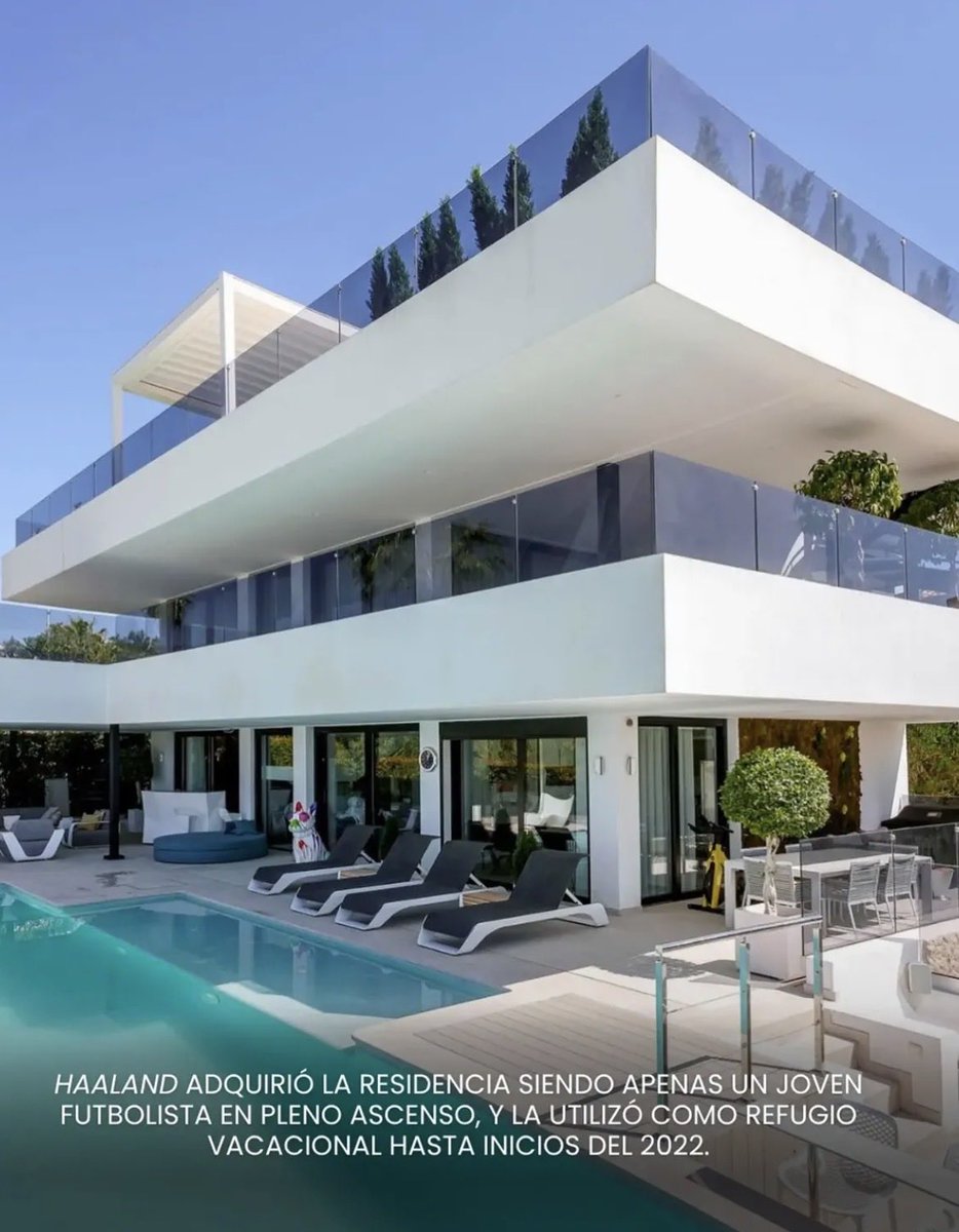 GotMalaga's tweet photo. Así es la espectacular mansión de Erling Haaland en Marbella☀️

La propiedad, valorada en 6M € cuenta con cerca de 2.000 m2 entre parcela y superficie construida. Está situada en una exclusiva urbanización privada, considerada una de las zonas más exclusivas de la Costa del Sol. https://t.co/hf1BylglZ9