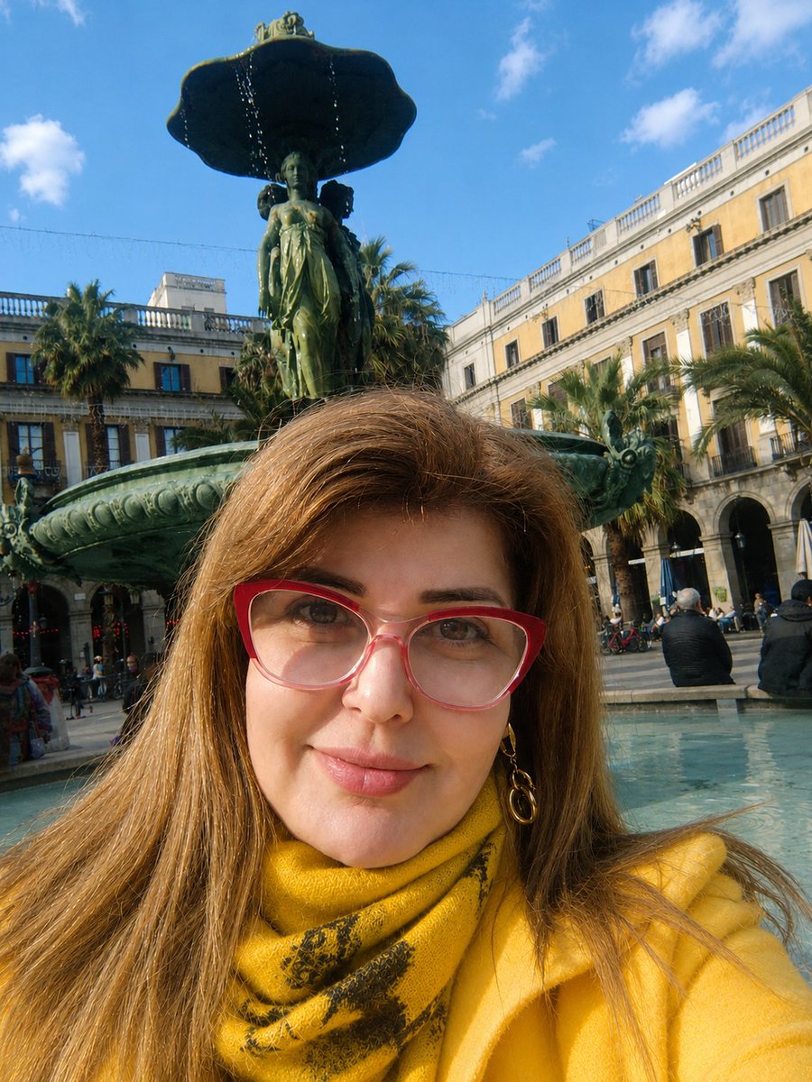Beatricepaul643's tweet photo. El amarillo me sienta bien. Mantente siempre feliz y observa cómo brillas ✨ https://t.co/7b6agfxBqd