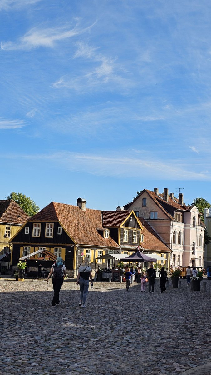 FoxyMandyMe's tweet photo. Going live in 10!
🌸 IRL from Kuldīga, Latvia 🇱🇻 
https://t.co/PxepMrX2J8
https://t.co/KPstJaONOv https://t.co/QYer3D1W9O