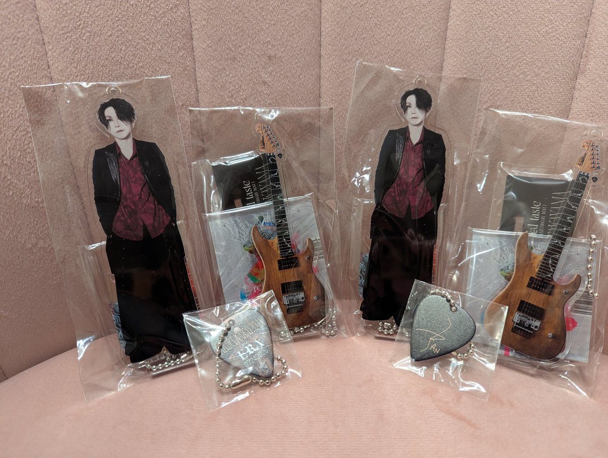 sa06010701's tweet photo. アキラさんソロ🥳
クシャって笑う顔好き💕
途中iPadが外れたらしくて歌詞間違えて笑ってたー😁
可愛いかったよー
つかさくんの手軽で簡単おつまみレシピやアキラさんのお祭りの話などなどトークも慣れてきたのか…いい感じでした!!!!
グッズお気に入り💕

#AKIRANAKAYAMA
#PlasticTree https://t.co/lZYBA2Xklx