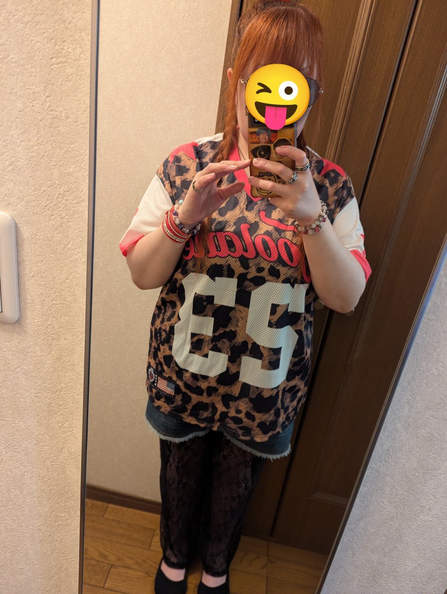 sa06010701's tweet photo. アキラさんソロ🥳
クシャって笑う顔好き💕
途中iPadが外れたらしくて歌詞間違えて笑ってたー😁
可愛いかったよー
つかさくんの手軽で簡単おつまみレシピやアキラさんのお祭りの話などなどトークも慣れてきたのか…いい感じでした!!!!
グッズお気に入り💕

#AKIRANAKAYAMA
#PlasticTree https://t.co/lZYBA2Xklx