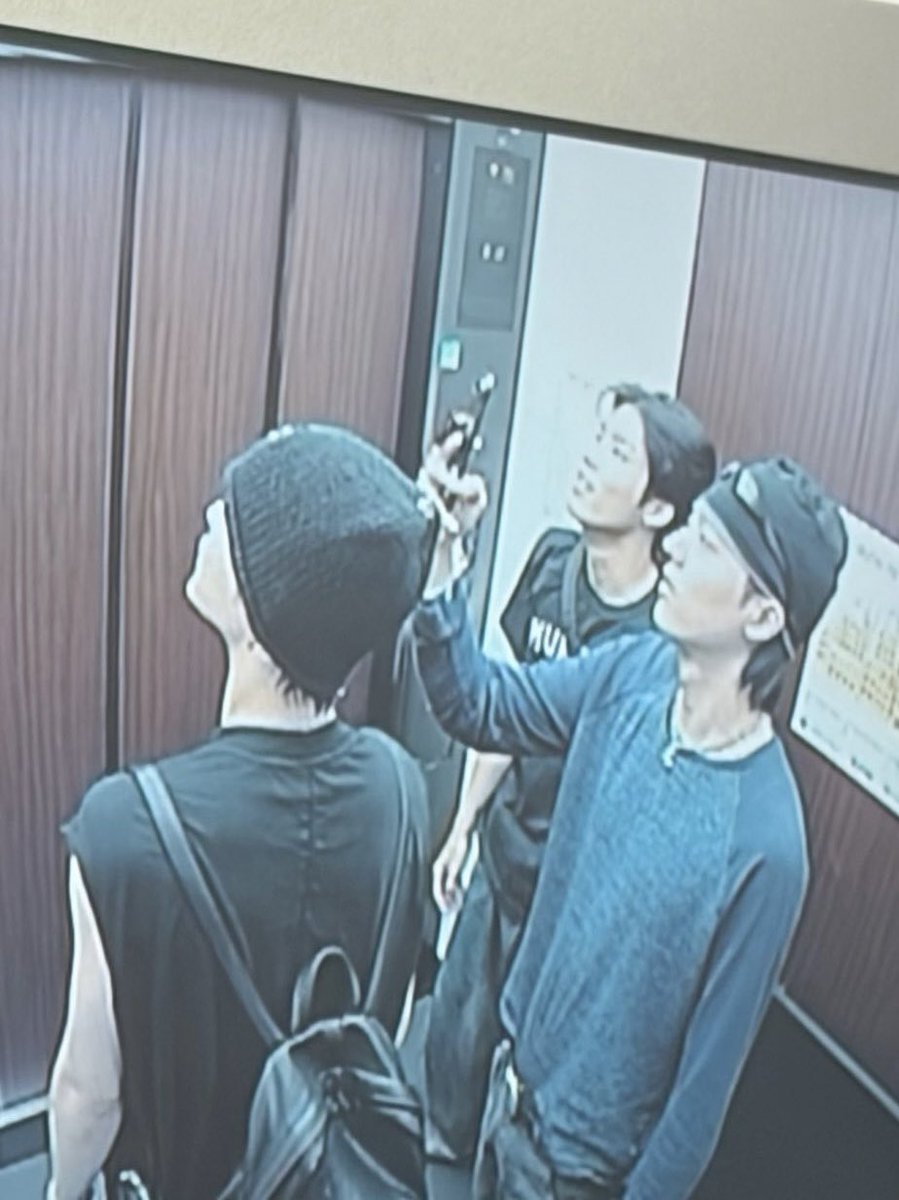 ultharutokun's tweet photo. jxh always spending time together when in japan🥺 https://t.co/O1nYYjANV1