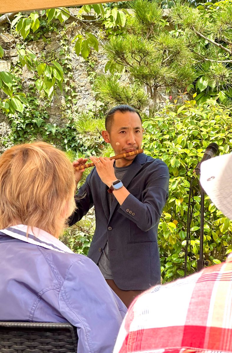 JPNinIRL's tweet photo. 7月19日、小泉八雲庭園「こころヘリテージ・センター」開設コンサートにて、エイルワード館長の挨拶、豊田耕三さん、安達莉愛さん地元ミュージシャンによる演奏が行われました。素晴らしい演奏ありがとうございました！#アイルランド #豊田耕三 #小泉八雲 #フルート #ハープ #篠笛 https://t.co/z7iXo5ZzRk