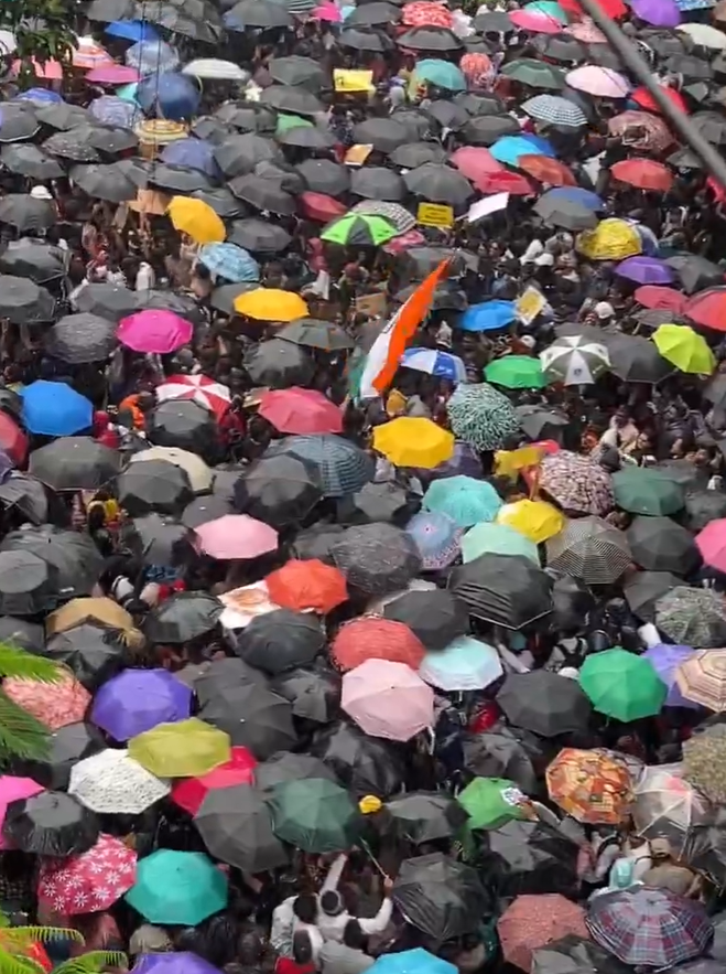 AK7338419486752's tweet photo. @Nher_who Scenes From Pune. Love to see the GenZ Enthusiasm #GenZ #CJP #Jantarmantar #Puneprotest #StudentprotestPatna https://t.co/ERJqQVp8pi