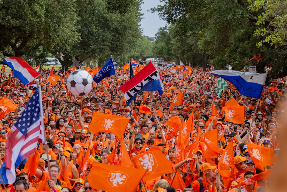 GHPartnership's tweet photo. More than 1 million people participated in FIFA World Cup 2026™ events in Houston, including 480,186 fans across seven matches.

Visitors came from all 50 states and more than 200 countries.

⚽Read more: https://t.co/40IQb9sbQS https://t.co/1u7mNZqDpF