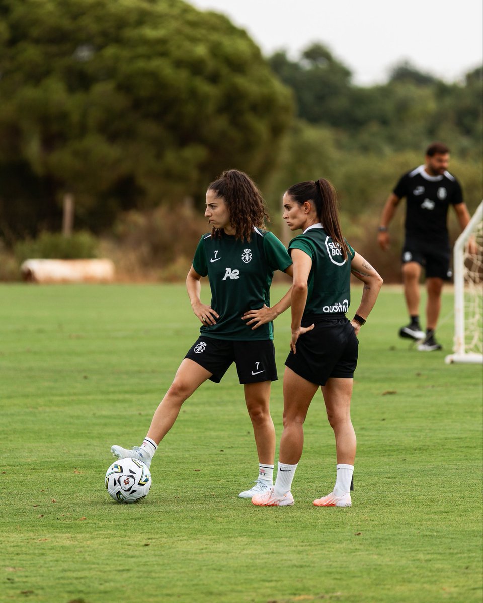 FutFemSCP's tweet photo. 🔜 2.º jogo de pré-época 🦁

🆚 Sevilha FC
📆 29/7 ⏰ 9h00 🇵🇹 | 10h00 🇪🇸 
🏟️ Estádio Jesús Navas na Ciudad Deportiva José Ramón Cisneros Palacios (porta fechada) https://t.co/WVfg9Pga4K