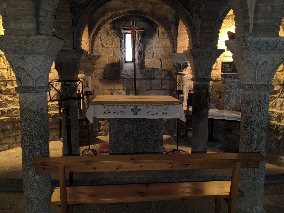 alcaiderubio's tweet photo. Yo quisiera escribir un poema
parecido a una iglesia románica https://t.co/7HJQyHhE2f
