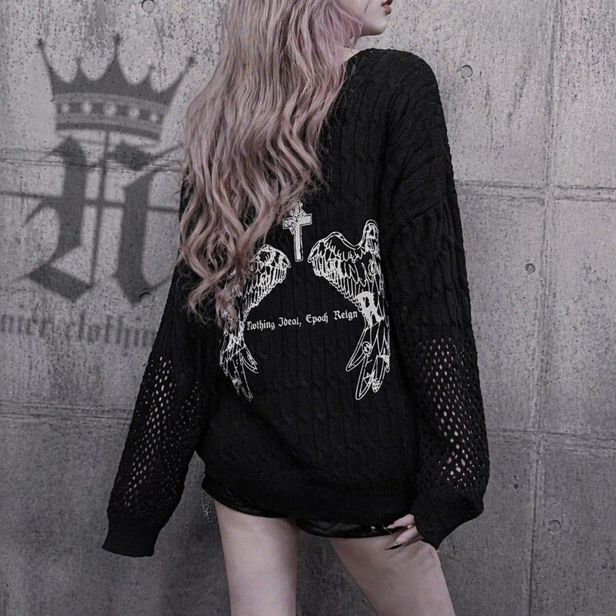 NieR_tokyo's tweet photo. ✨おすすめ商品案内✨

メッシュスリーブニット【BACK WING】

Ｖネックで首元スッキリ♪
ユニセックスで着られるメッシュスリーブニットになります✨

是非この機会にチェックしてみてください🐰
https://t.co/ToMqLIhxS2 https://t.co/BUCrLXrua6