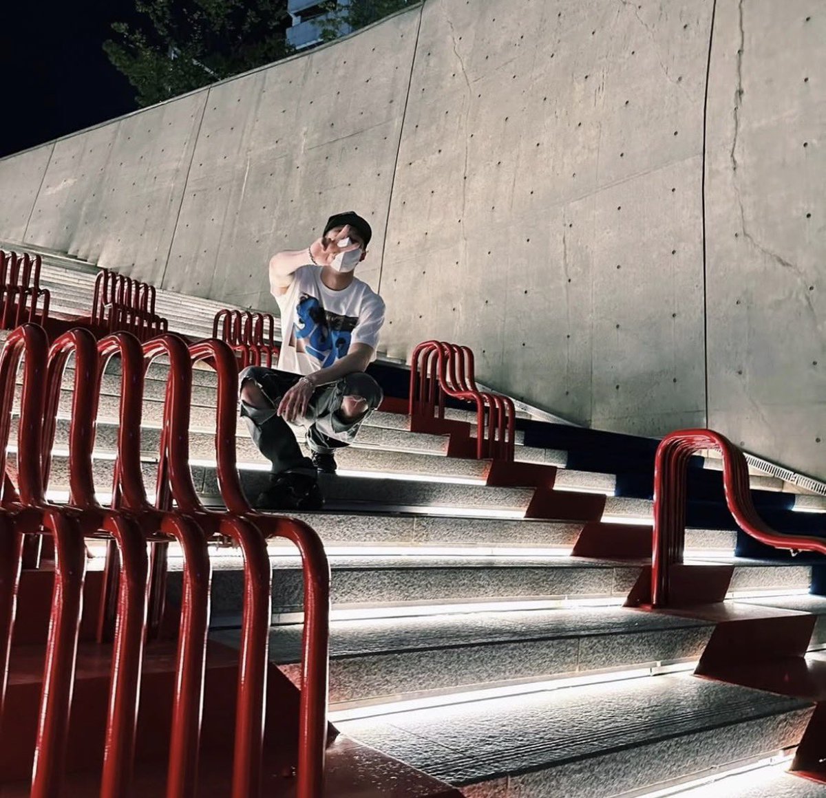 clownhyune's tweet photo. ☀️🌙

#ssd #stayselcaday #straykids https://t.co/32EfzyStmS