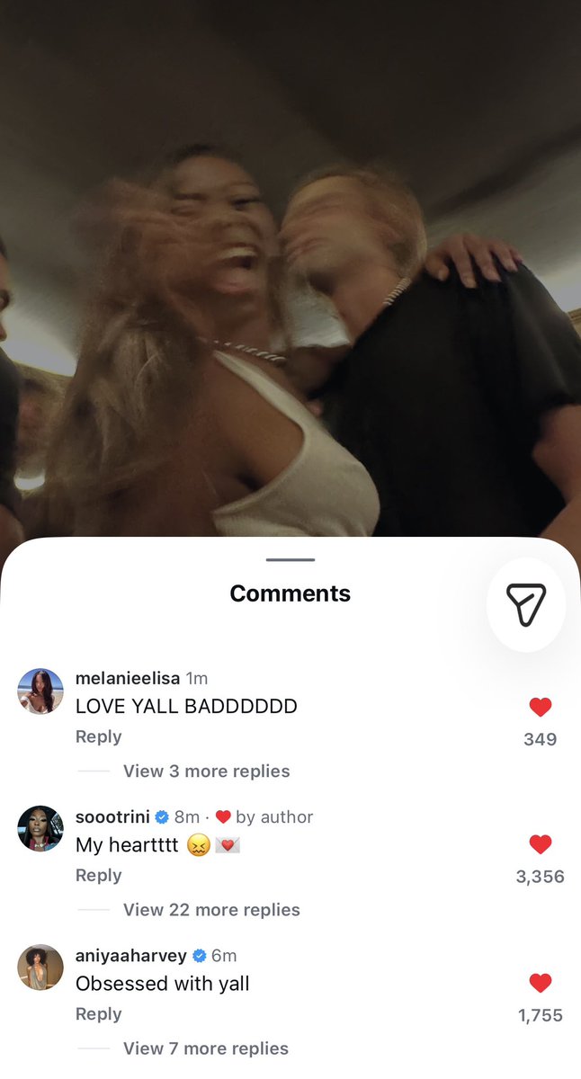 lesbianlotuss's tweet photo. Guys this is really family 😭 https://t.co/PraHkFvr9r