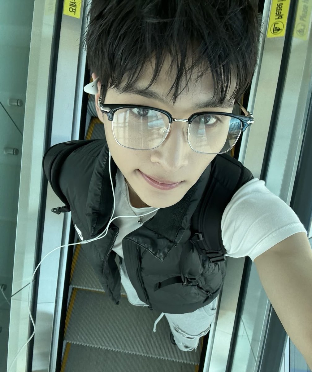 sssoobsoob's tweet photo. mack² u know iiittt😛😎

#앰퍼샌드원 #AMPERSANDONE #ANDRSD
#ANDEARSELCADAY #ANDEAR #마카야
#MACKIAH https://t.co/khqjpoYTec