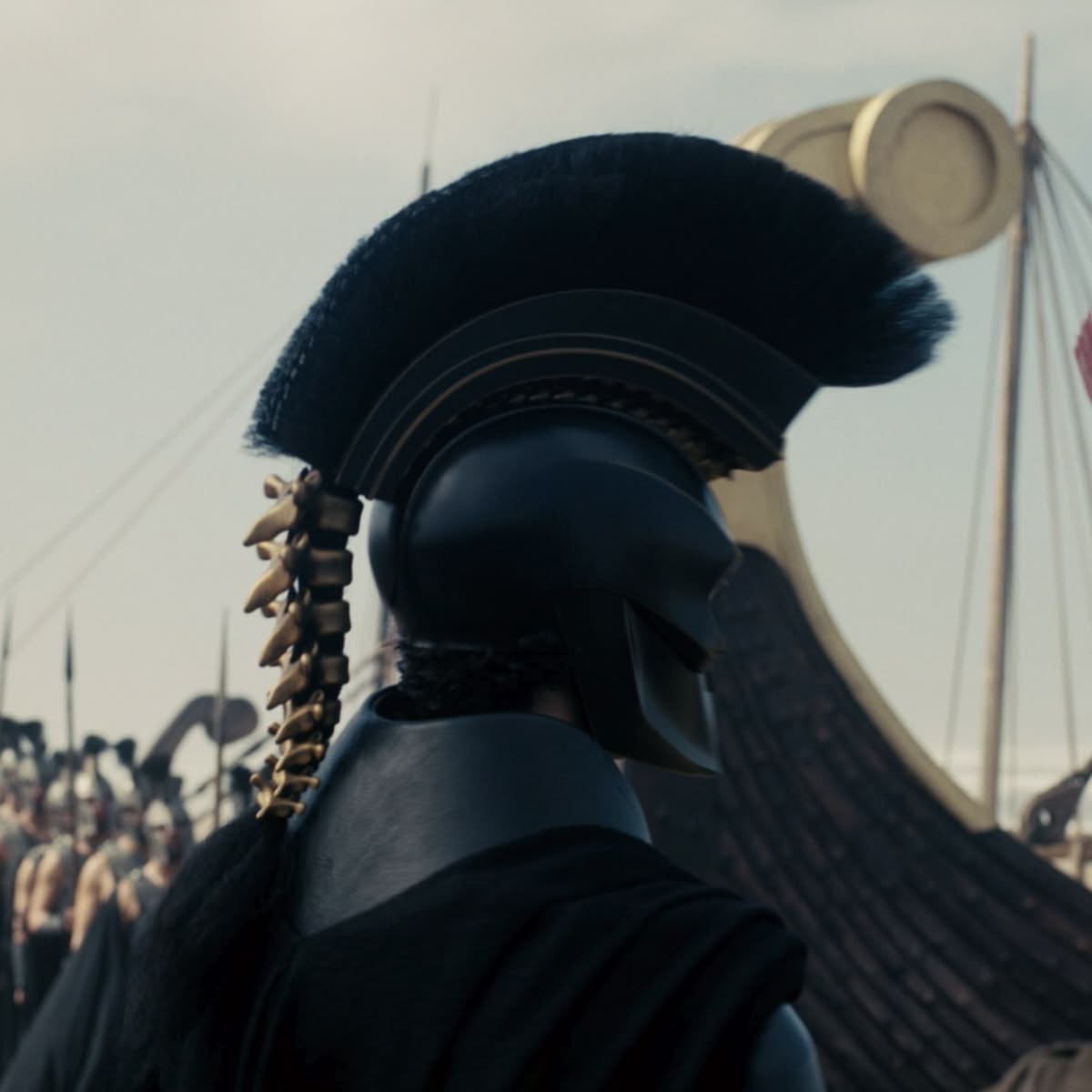 aderayo_xo1's tweet photo. What does the golden spine in Agamemnon’s boar tusk helmet signify ? https://t.co/7iOGXkXtxs