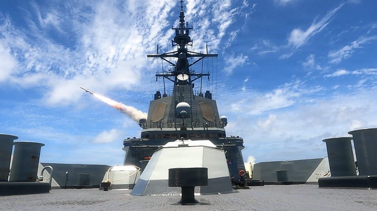USNavy tweet picture