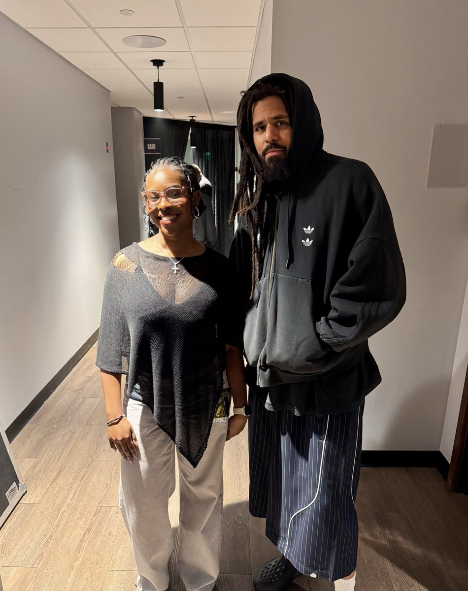 ElsienotElisee's tweet photo. Met J. Cole yesterday and he told me he loved my work 🥲 https://t.co/k5zzpF0XXB