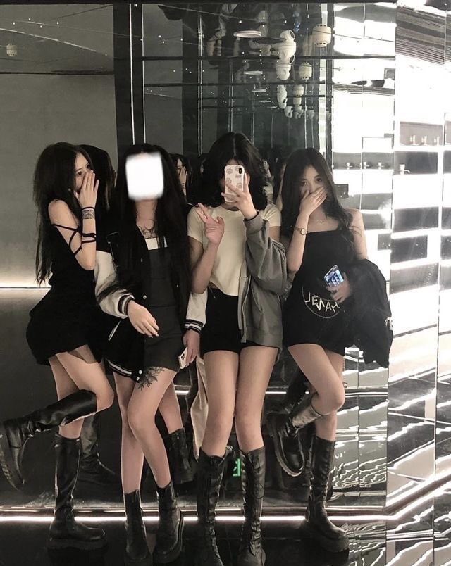 misamis_goddess's tweet photo. カツアゲで贅沢ばっかしてる女の子うざい❤︎ガキのくせに大人からお金奪ってんの生意気❤︎💢

じゃ、ち❤︎ぽ握んのやめたら？www

家で孤独に1軍女子様オカズにゴミ虫オ❤︎ニーが人生唯一の快感で♡
話しかけられたらドモってクネクネしだすカスには無理かww👅

文句あるなら来いよ金づる陰キャw https://t.co/yRUn8v7xM3