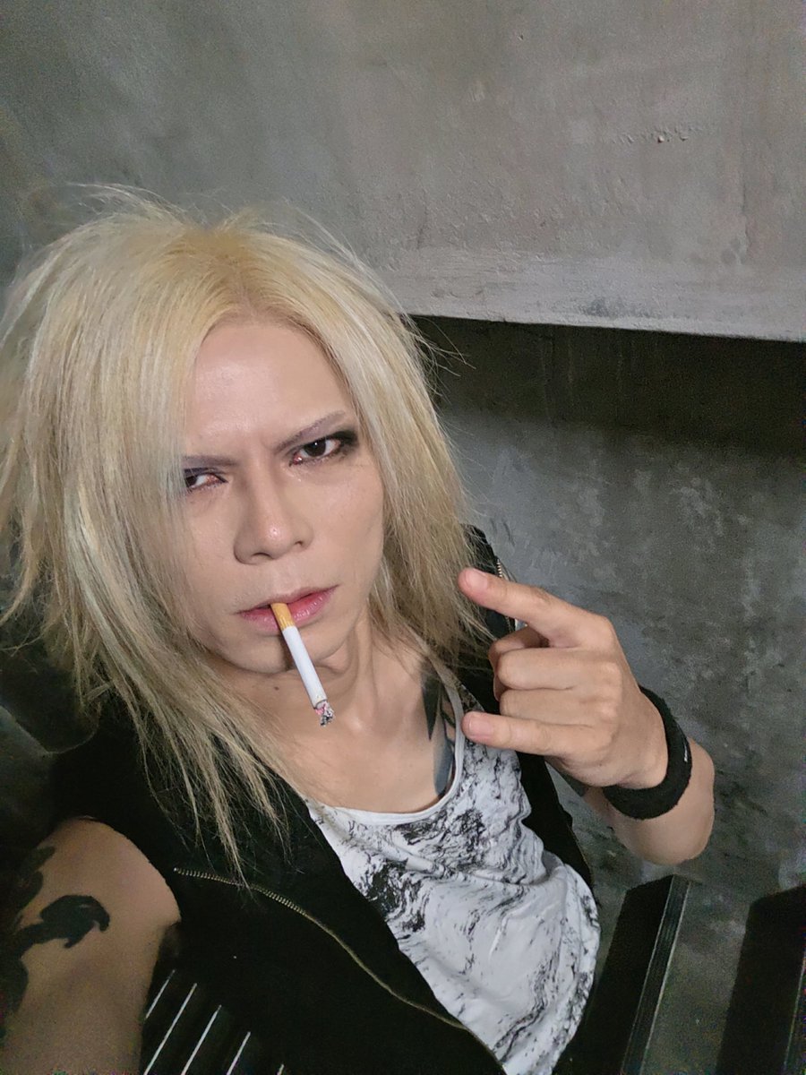 ramendrumbeer's tweet photo. 今日はVellselk 心斎橋CLAPPERありがとうございました！

MONSTERS 1 PAGE 2周年おめでとう&amp;呼んでくれてありがとでした！

THE SOUND BEE HDのDAISUKEさんと記念に。

主催のMONちゃんメンバーと撮り忘れてました(笑) https://t.co/D0f80gc6n2
