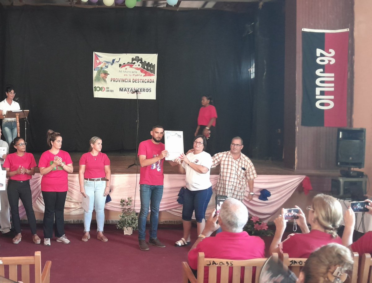 CardenasRi42722's tweet photo. Nuestra provincia matancera fue seleccionada destacada en la emulación por el 26 de Julio, en este patriótico acto se reconoce la labor realizada por el municipio betancurense en apoyo a los resultados alcanzados por la provincia. 
#MatancerosEnVictoria
#MiMoncadaEsMiPatria https://t.co/X0xAiNssk1