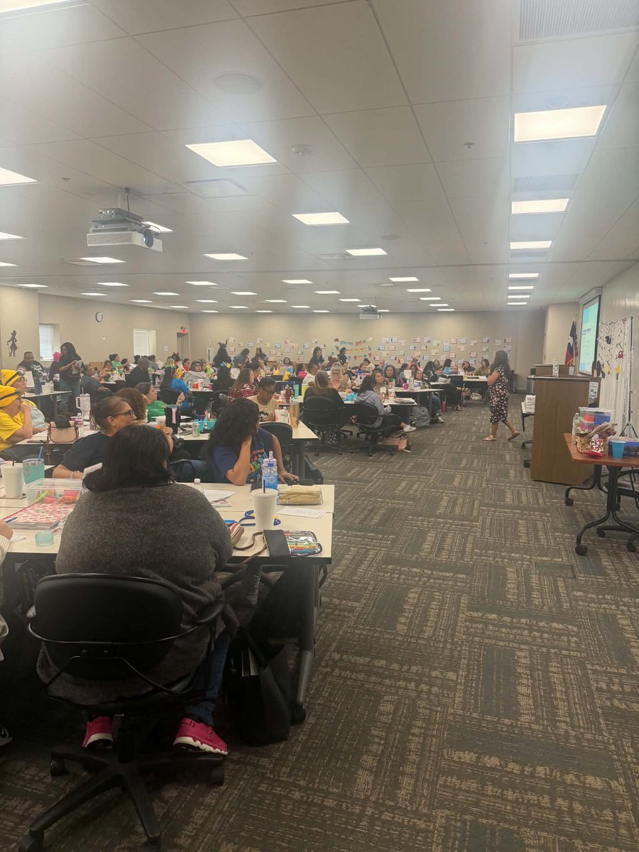 Region15ESC's tweet photo. As we get closer to the start of a new school year, our Region 15 consultants are hard at work supporting districts &amp; programs across our region!
Yesterday, our Child Nutrition Consultants had the pleasure of presenting Child Nutrition training for the San Angelo Head Start team. https://t.co/d0kO31p1CE