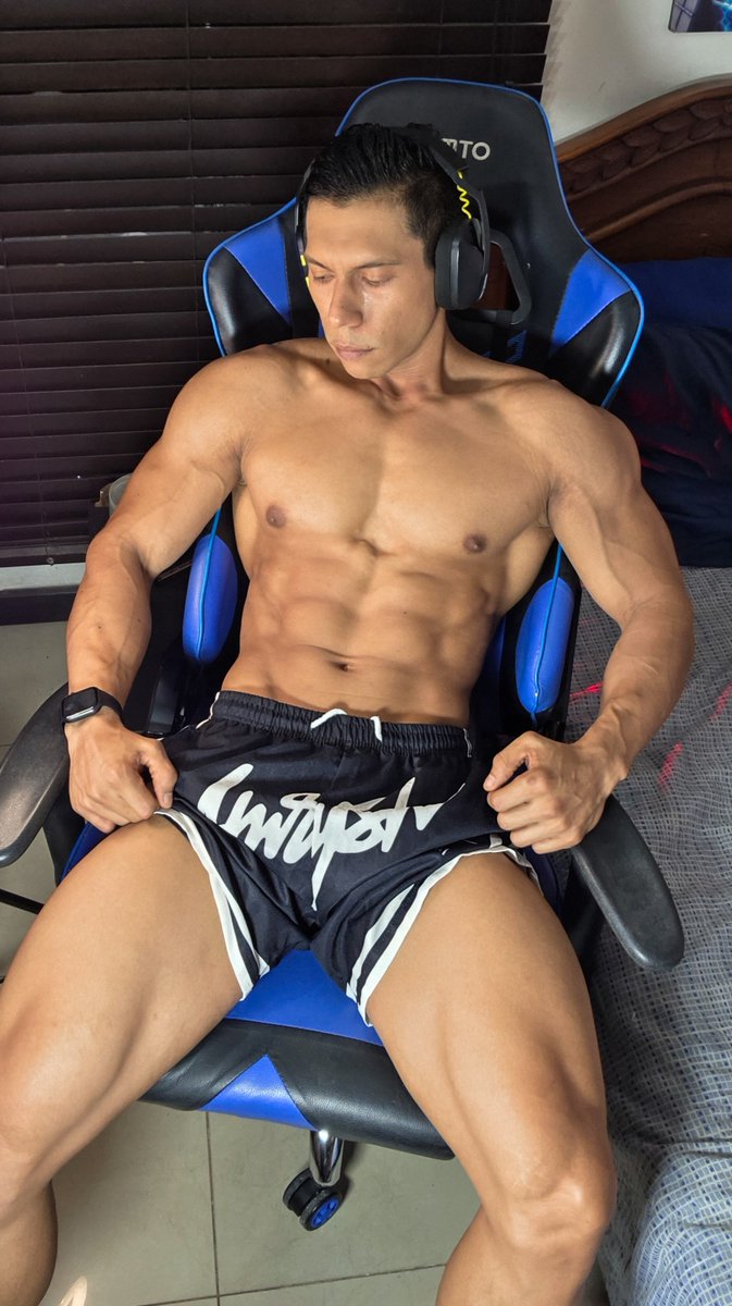 PassionFlexMan's tweet photo. Volviendo al contenido hot por unos años 🥵

https://t.co/aKSOHj8HVe https://t.co/mXQQCj28bA