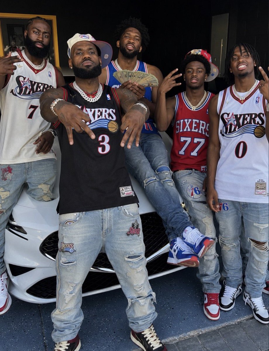 DeeBlockDavo's tweet photo. Who stopping this team? 😂 https://t.co/8LAX14unRd
