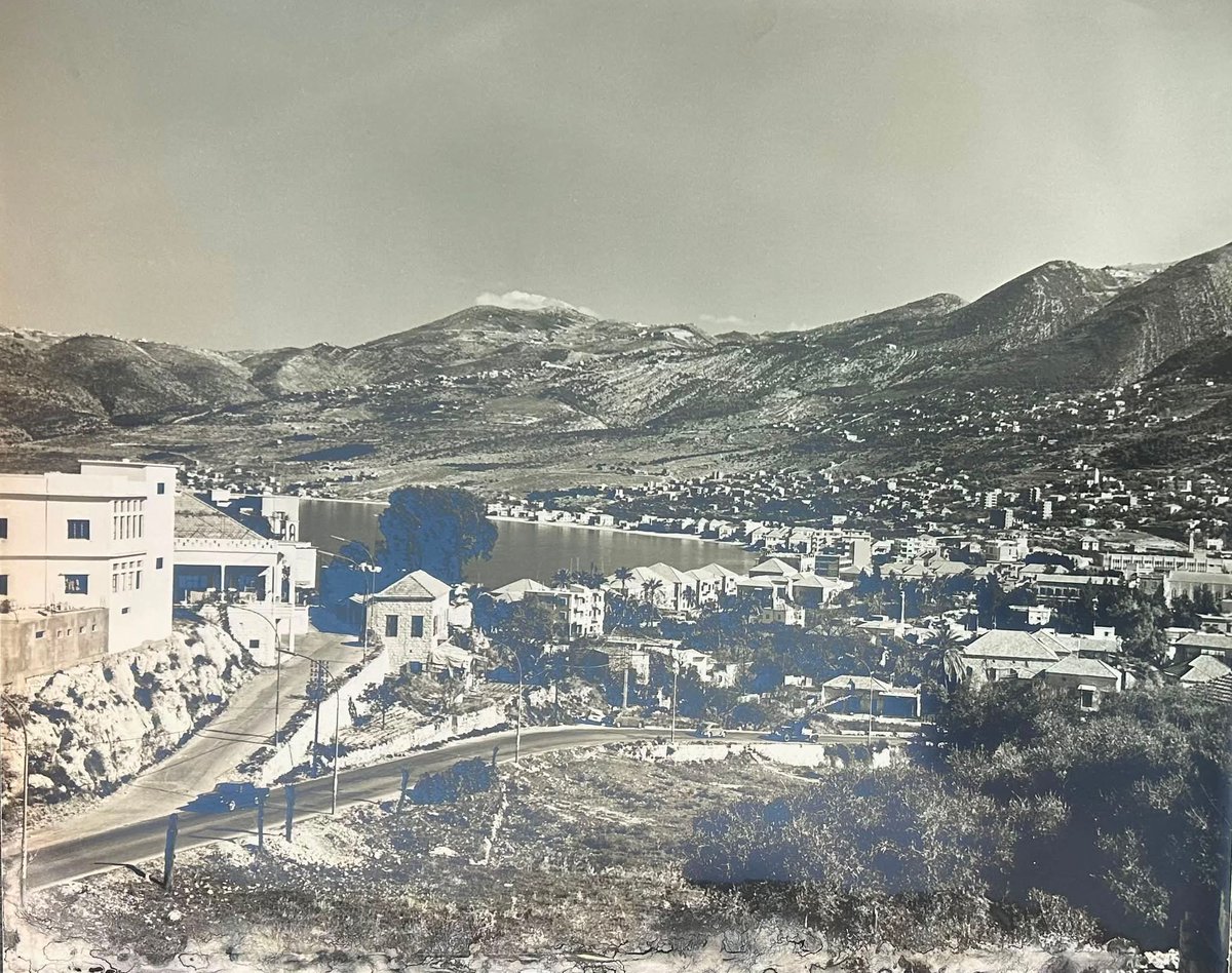 ImadSalamoun's tweet photo. جونية - في ستينيات القرن الماضي.
على شمال الصورة، المدرسة الرسمية في صربا و دارة آل فنيانوس . 
Chaouki Daou https://t.co/Szf9gOLKpY