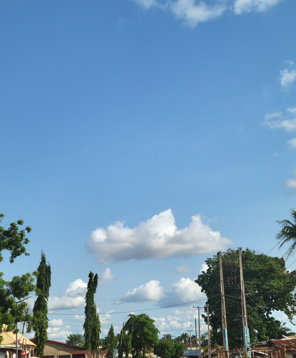muhsin_oky's tweet photo. "No matter how short you are, if you go outside, you will see the sky" 

Note: am not in any way short
Jummah Mubarak guys https://t.co/UFLynjPwDc