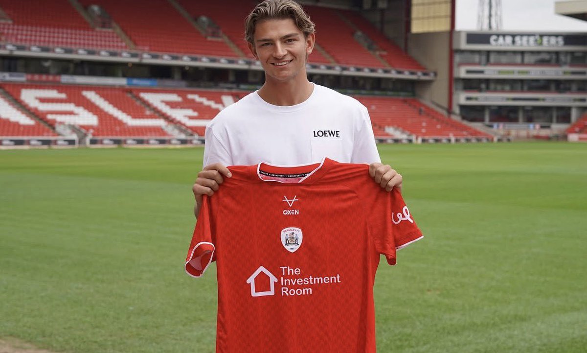 integerfootball's tweet photo. Another player taking the next step after years of dedication, commitment and consistency.
Congratulations, Max. A brilliant achievement—and just the beginning. 👏⚽️
#IntegerFootball #BarnsleyFC #PlayerDevelopment #FirstProContract #KeepMovingForward https://t.co/s5dgJM3tlG