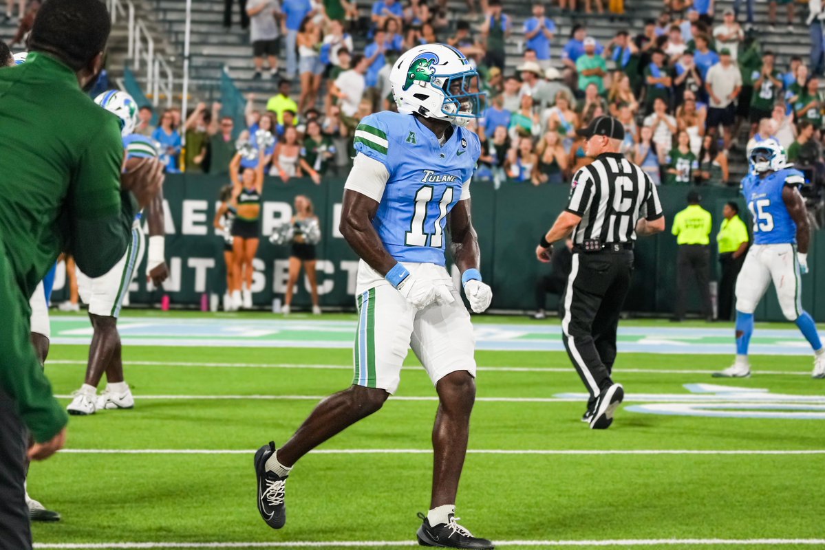 GreenWaveFB's tweet photo. What’s understood doesn’t have to be explained. https://t.co/8FMwdf55Xk
