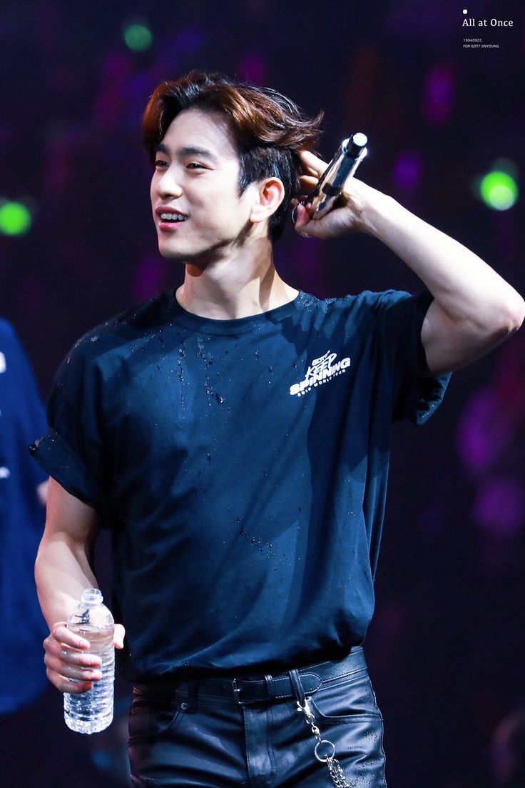 _hourlyjinyoung's tweet photo. #JINYOUNG #박진영 #진영 #GOT7 #갓세븐 @JINYOUNG https://t.co/qofq4V4B51