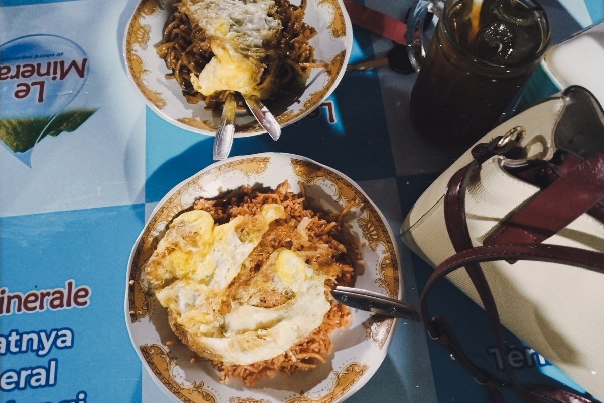 bubukco0klat's tweet photo. setelah sekian lama ga nasgor goreng apsari https://t.co/zKwXZXDAC3