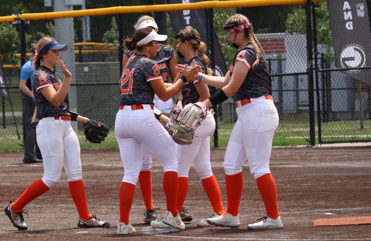 TaylorHigham_26's tweet photo. My travel ball career has come to a close after 9 years. Thanks to all my coaches and trainers and my parents. I will miss my teammates the most as we overcome injuries, blistering heat, freezing cold, and 10hr car rides to play the sport we love🧡 https://t.co/76ZArf86LV