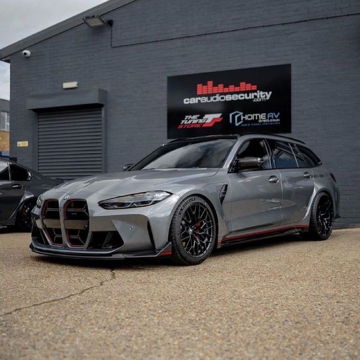 _kevrt's tweet photo. M3 comp touring. What more do you need 👌 https://t.co/RRXfG6C7su