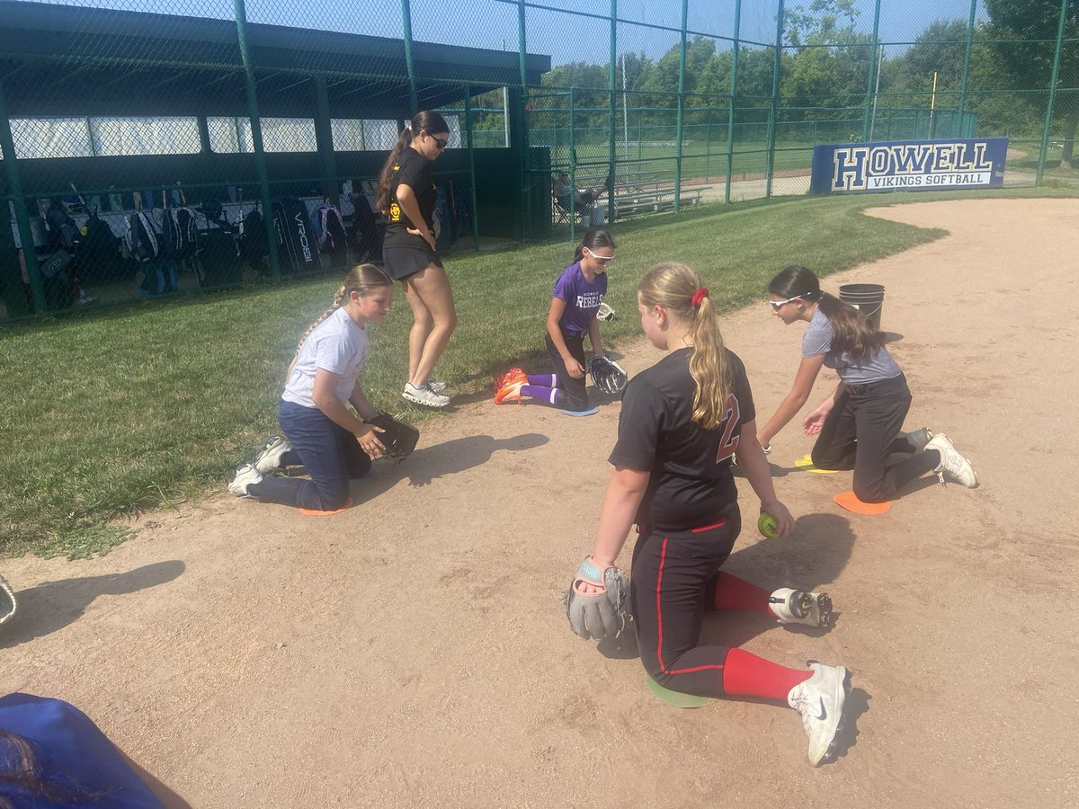 Francis Howell Vikings Softball tweet media