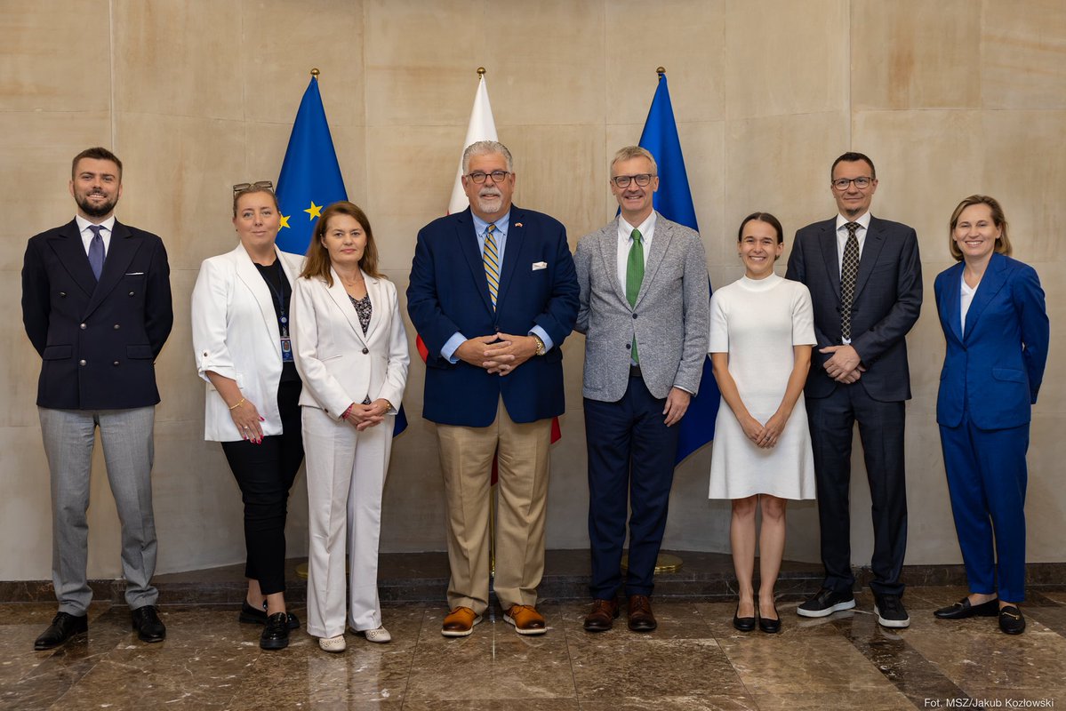 Wspólnie możemy więcej! Przedstawiciele Departamentu Ameryki oraz Departamentu Współpracy z Polonią i Polakami za Granicą mieli przyjemność gościć Prezesa @Pol_Am_Congress Huberta J. Cioromskiego oraz Prezesa @CopernicusCtr w Chicago, Mario Mikodę. Główne tematy rozmów to