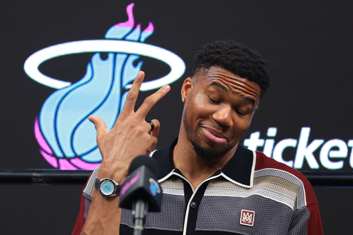 HeatNationCom's tweet photo. We still got our prize 🔥 https://t.co/yBIGxHX7RK
