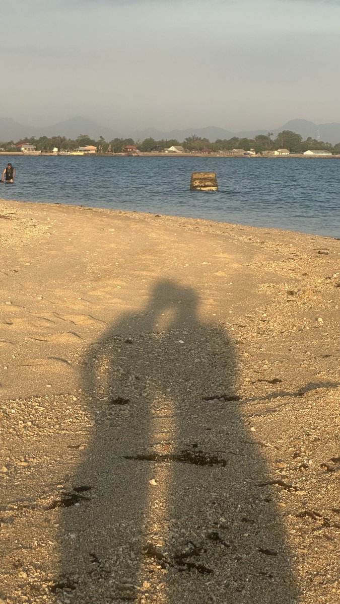 dimezhitup's tweet photo. weekend kemarin bersama dia @neyesneverlie so happy and she always though she is calypso and im odysseus situation in this island we visitt// 🔱🏛️🌊🧜‍♂️ https://t.co/FXEcMe1HVi