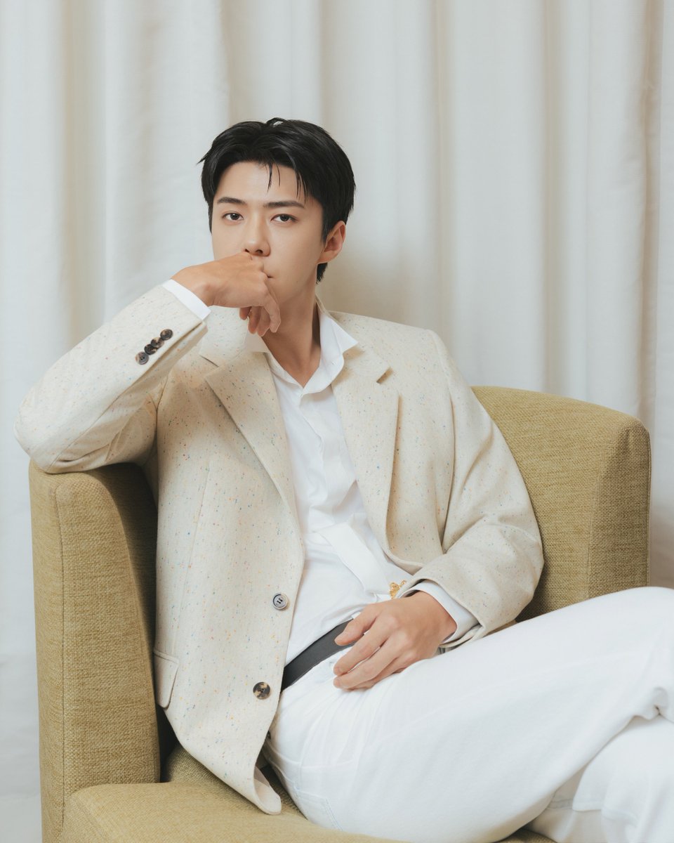 Siam_Paragon's tweet photo. Dior เปิดประตูบูติกโฉมใหม่ ณ สยามพารากอน พร้อมถ่ายทอดโลกแห่งจินตนาการที่ได้รับแรงบันดาลใจจากความทรงจำในวัยเยาว์ของ Christian Dior และความงดงามของพืชพรรณและสัตว์นานาชนิดในประเทศไทย ผ่านงานจัดแสดงที่รังสรรค์จากเศษผ้าและวัสดุอัปไซเคิลจาก Dior Ateliers สะท้อนความหลงใหลในธรรมชาติและงานฝีมืออันประณีตของเมซง

การเปิดบูติกโฉมใหม่ครั้งนี้ได้รับเกียรติจาก SEHUN มาร่วมเฉลิมฉลอง พร้อมสัมผัสประสบการณ์สุดพิเศษภายในบูติกแห่งใหม่ของ Dior

ร่วมสัมผัสโลกแห่ง Dior ได้แล้ววันนี้ ณ ชั้น M, 1 และ 2 สยามพารากอน

SEHUN DIOR SIAM PARAGON
#Dior #DiorSiamParagonxSehun #SEHUN #세훈 #SiamParagon