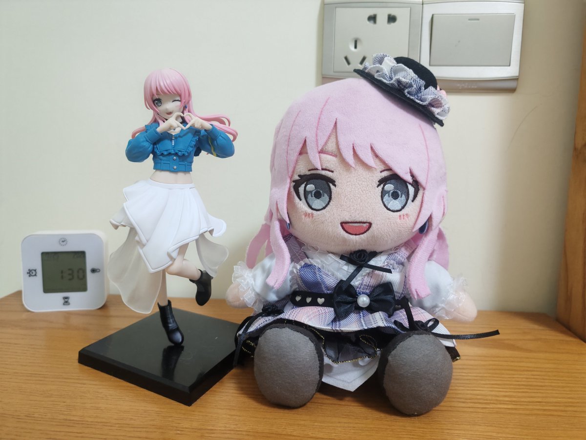 INIRX1's tweet photo. @8ki_29_ Hoping my ano will like her new clothes😸 https://t.co/l0Zg3sBlYt