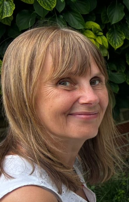 BromLibraries's tweet photo. 📢 Shortlands Library is temporarily at St Mary’s Church (BR2 0GH)!
🌟 Special Event: Mon 10th Aug – Author visit with Margaret Bateson-Hill! Craft, songs &amp; book reading. 2.30-3.30pm
Plus weekly Lego, baby bounce &amp; Summer Reading Challenge. ✉️ Shortlands.library@gll.org https://t.co/IfAAy7MIFz