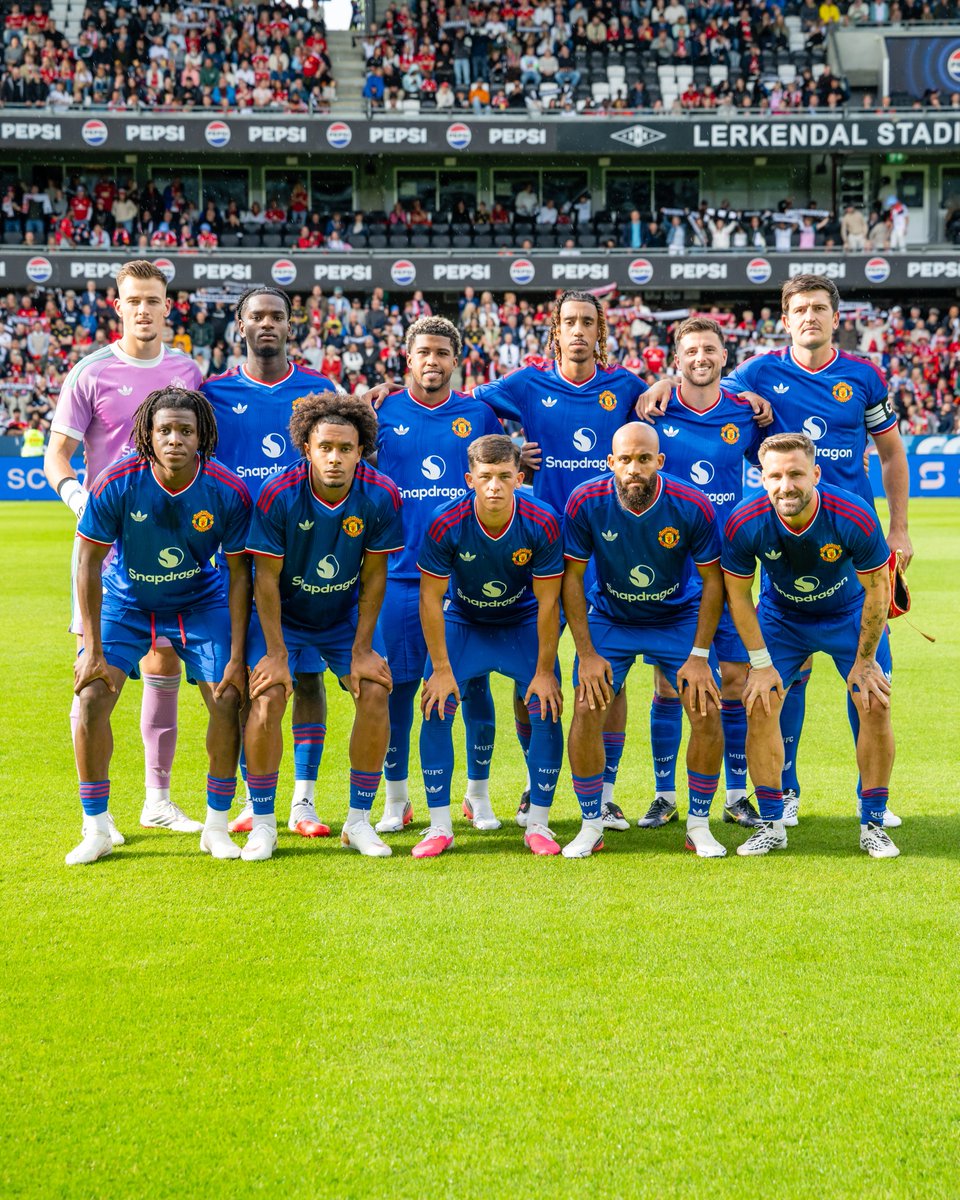 ManUtd's tweet photo. United in Trondheim 📸💙 https://t.co/IKpA7ICeFJ