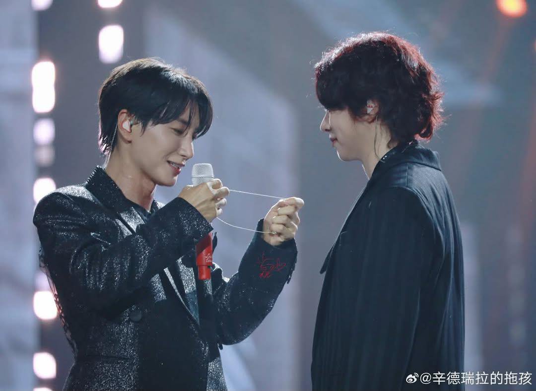 heechulxteukie's tweet photo. cr 辛德瑞拉的拖孩

#슈퍼주니어_83z #SUPERJUNIOR_83z
#이특 #LEETEUK
#희철 #HEECHUL https://t.co/Q8xEkmvJM8