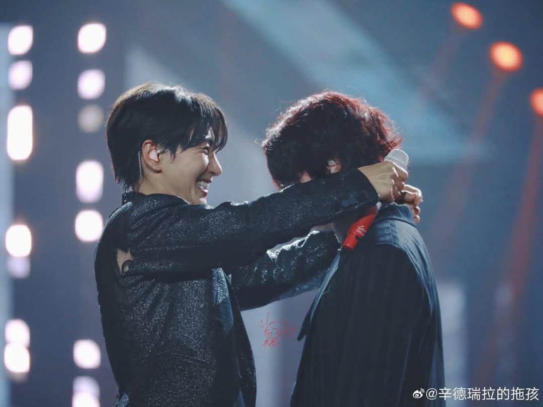 heechulxteukie's tweet photo. cr 辛德瑞拉的拖孩

#슈퍼주니어_83z #SUPERJUNIOR_83z
#이특 #LEETEUK
#희철 #HEECHUL https://t.co/Q8xEkmvJM8