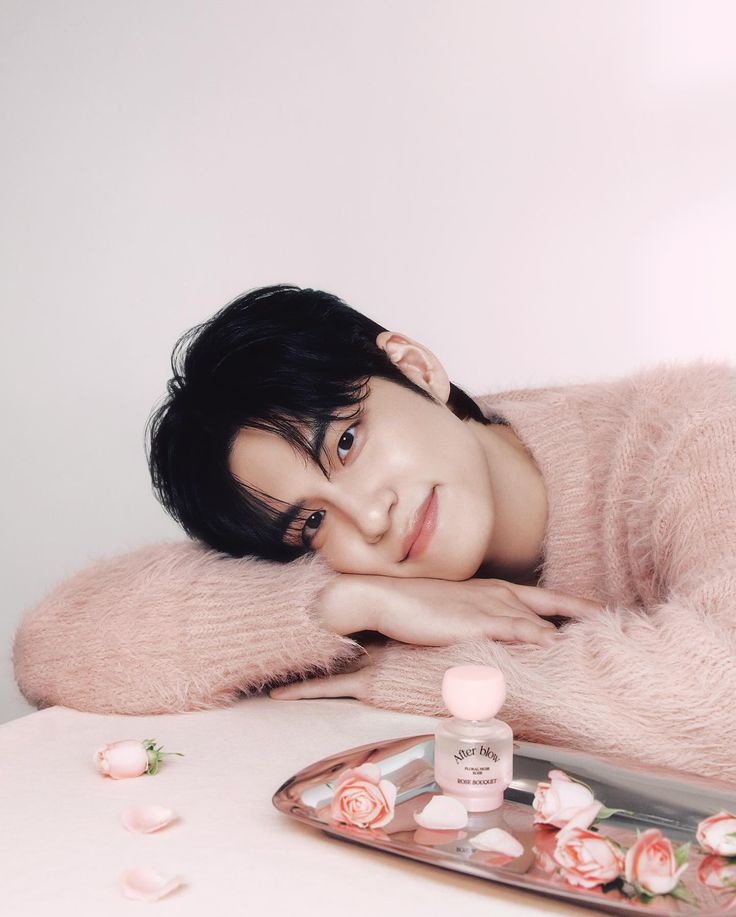 vousven's tweet photo. They said,
In every small moment, I make a lucky wish, and here our hands were already full with the wish I hoped for our love. 
⸻ https://t.co/O66V7FU6qI https://t.co/3FiOf8bDnH